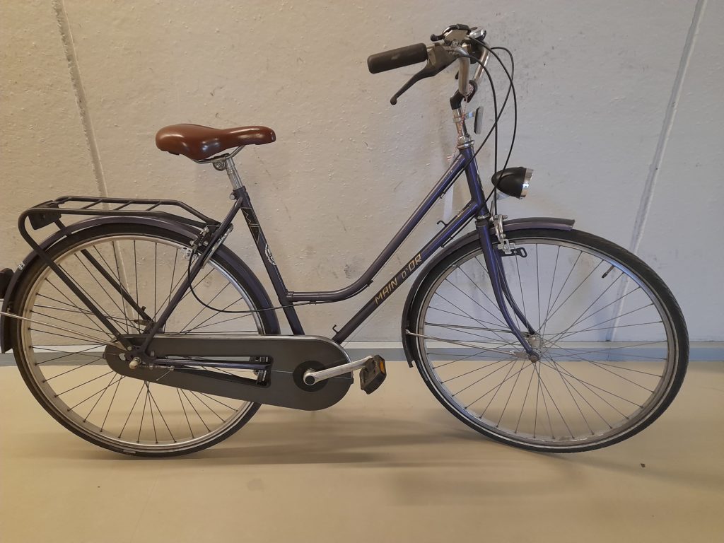 28000-Damesfietzs (code 330) merk Main D’Or