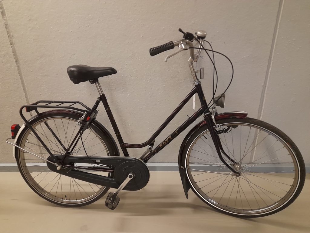 28200-Damesfiets (code 2) merk Novy